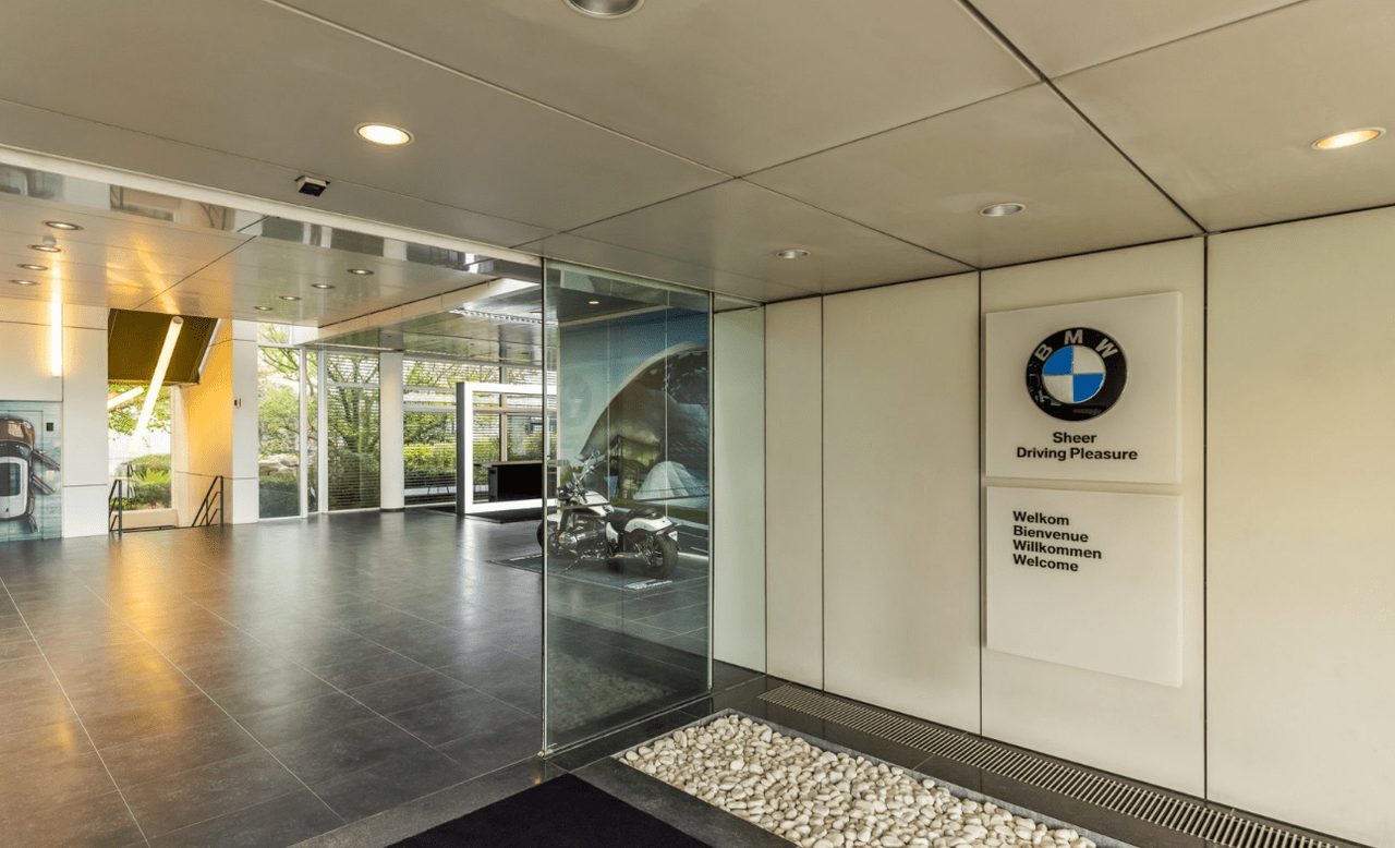 Иск на 25 млрд рублей: как уход BMW из России аукнулся дилерскому контракту